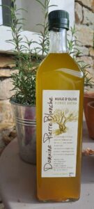 Lire la suite à propos de l’article Les secrets de l’huile d’olive bio du Domaine des Pierres Blanches